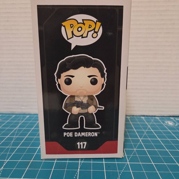 Funko POP Star Wars Poe Dameron Hot Topic 117 Vinyl Figure - Picture 4 of 6